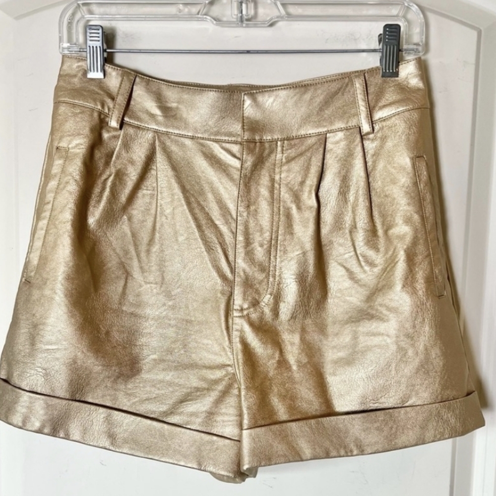 Forever 21 Faux Leather Cuffed Shorts S Metallic Gold High Rise Pleated Bottoms - Picture 6 of 6